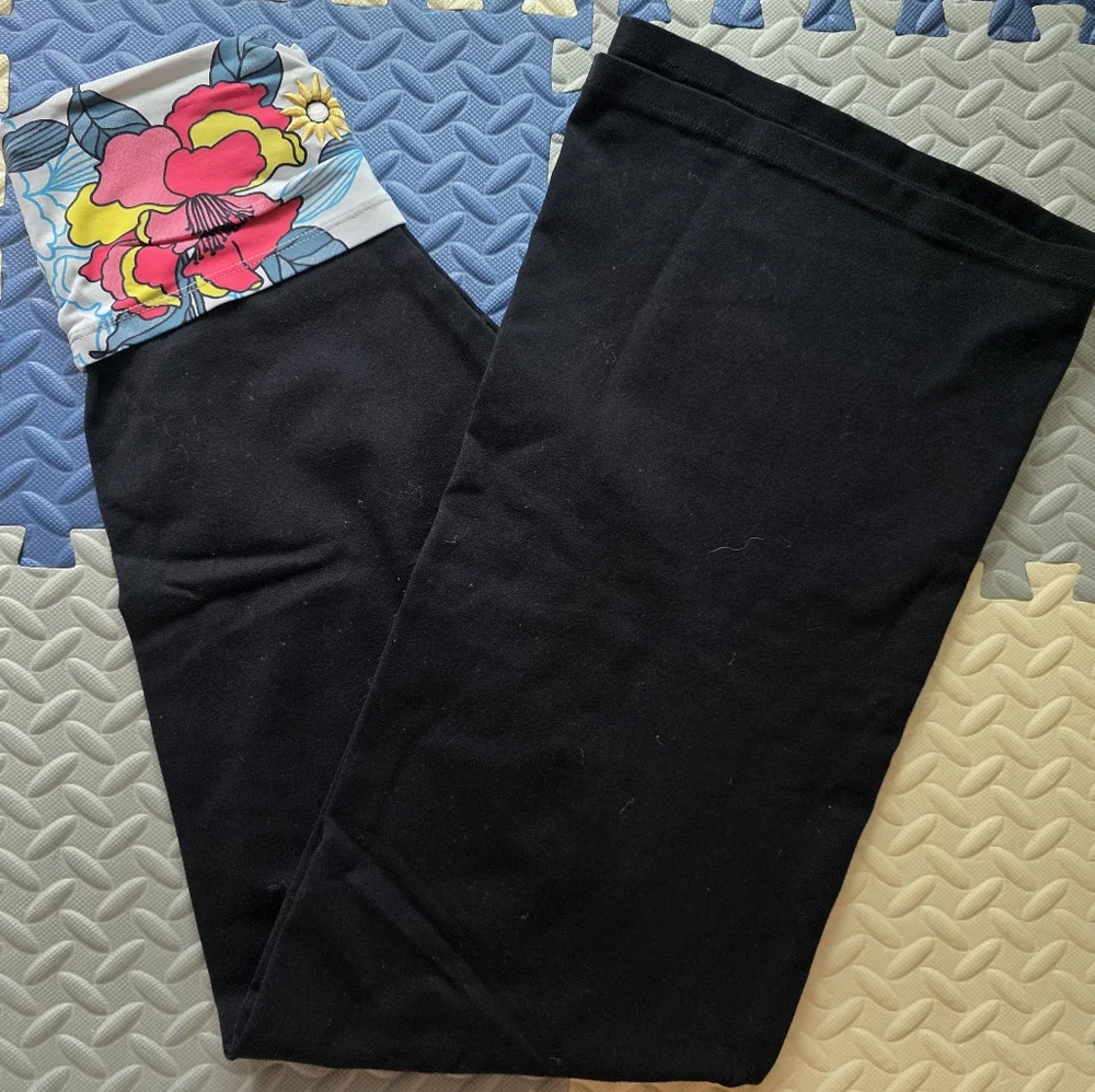 Y2K Margarita‎ Flared Leg Activewear, Sz. 2 - Picture 3 of 6